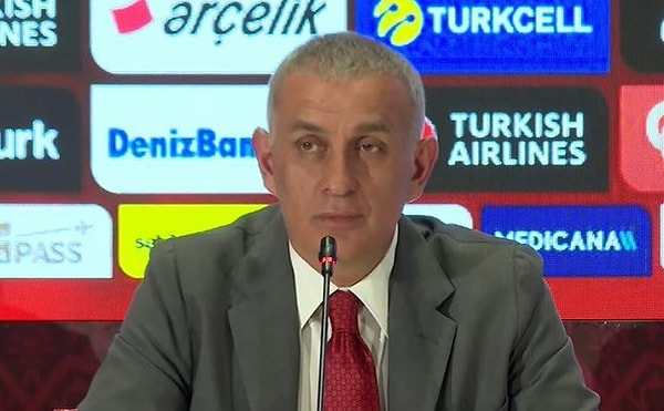 Özür diledi.