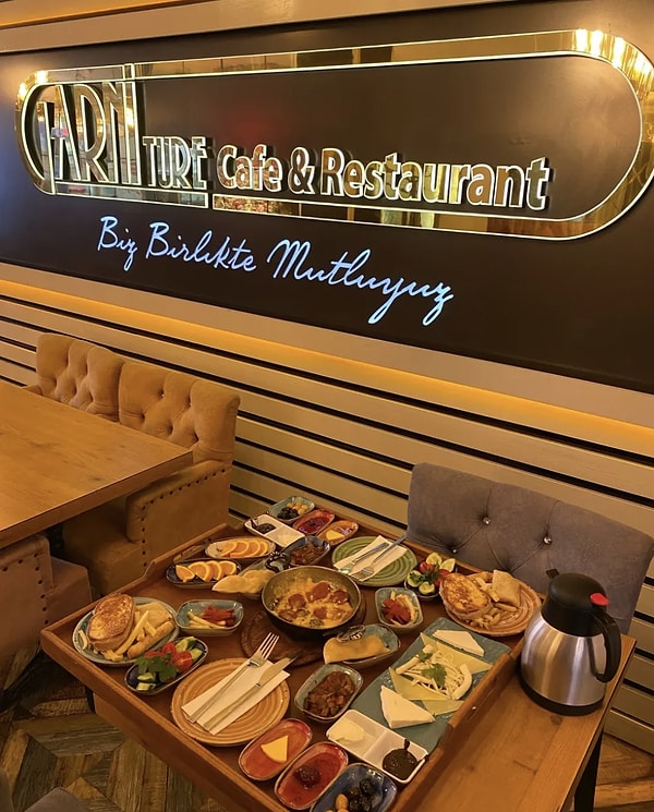 6. Garniture Cafe Restoran
