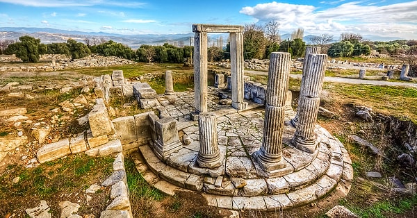 Present State: A Vibrant Archaeological Excavation Site
