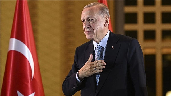 Cumhurbaşkanı Erdoğan, Özgür Özel’e yüklendi.