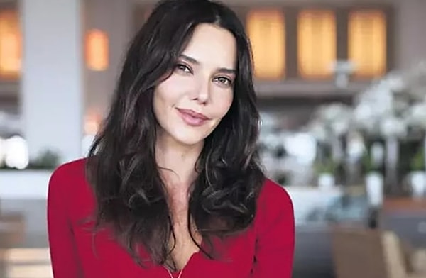 Hande Ataizi Kaç Yaşında?