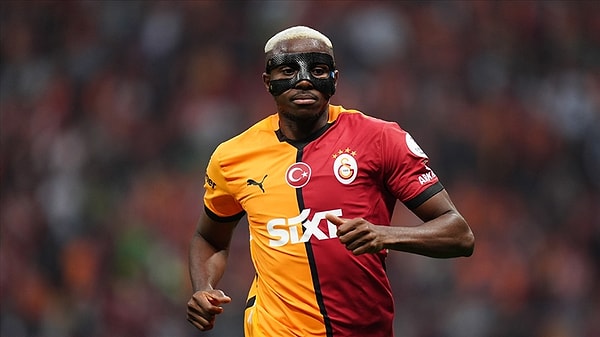 Galatasaraylı taraftarların transferini merakla beklediği Osimhen’den son dakika haberi geldi.