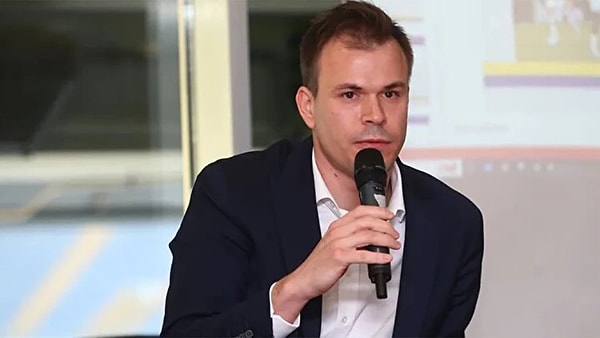 Onur Özkan kimdir?