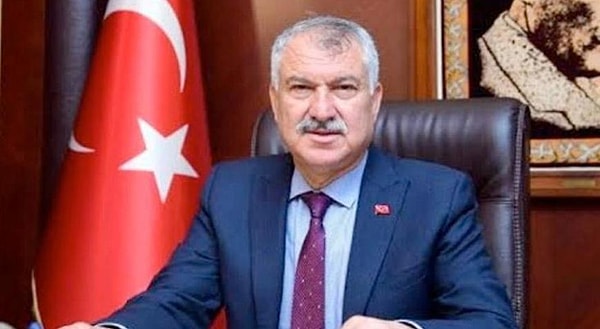Adana Büyükşehir Belediye Başkanı ve Türkiye Belediyeler Birliği Başkanvekili Zeydan Karalar tutuklandı.