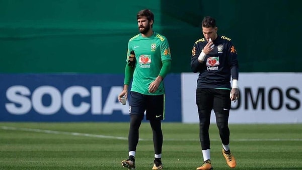 Diğer adaylar ise Alisson ve Ederson...