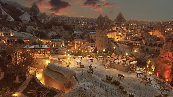 9. Traveller's Cave Hotel