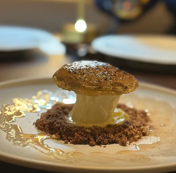 Mehmet Şef jüri koltuğunda oturduğu MasterChef programıyla adından sıkça söz ettiriyor.