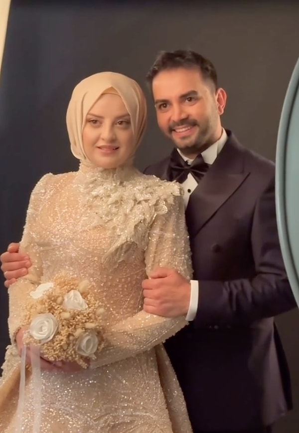 Kadir Ezildi evliliğe adım attı, ama öyle sıradan bir düğün süreciyle değil; şıklığı, duygusallığı ve eğlencesiyle sosyal medyada aylardır konuşulacak bir maratonla!