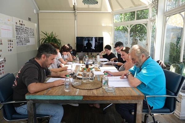 Okuma provası gerçekleşen Can Dostum filmine yeni oyuncular dahil oldu.