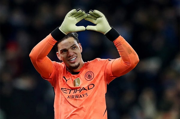Galatasaray, Fernando Muslera'nın boşluğunu dünya yıldızı bir kaleci ile doldurmak istiyor.