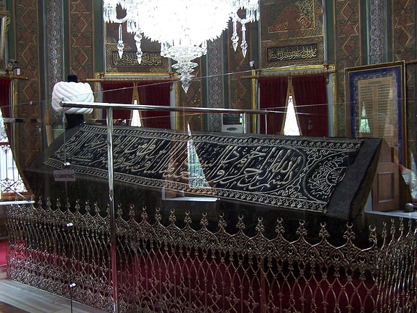 Who is Buried in Fatih Mosque?