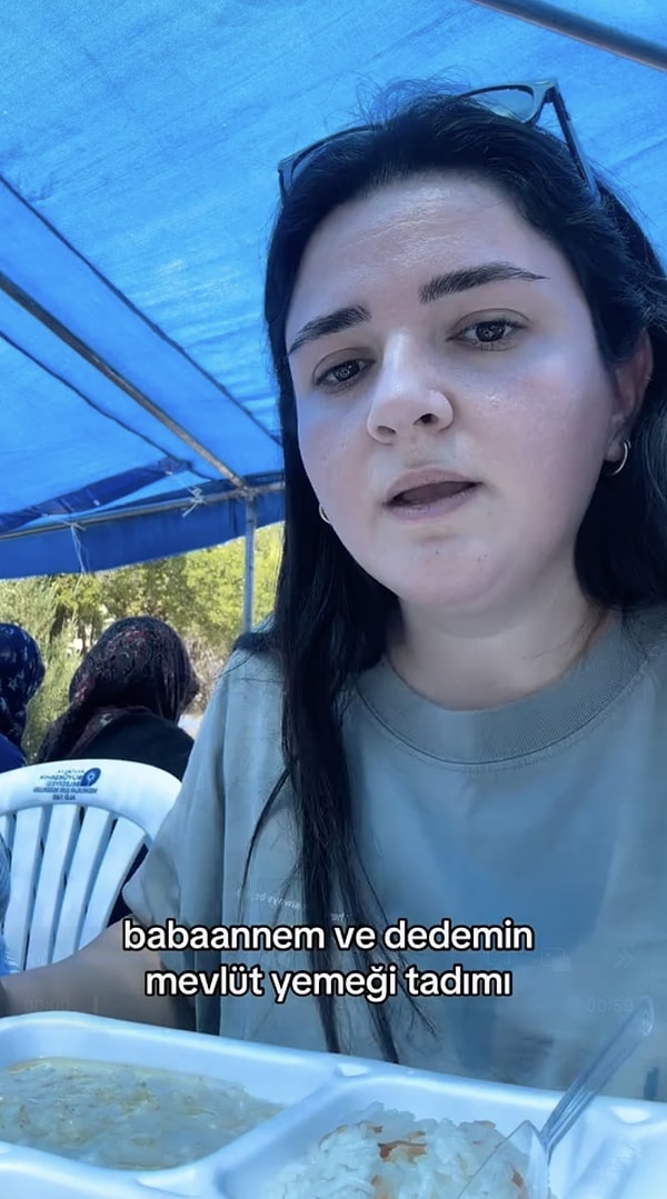 @sueda_arici kullanıcı adına sahip bir TikTok kullanıcısı, dedesinin ve babaannesinin Mevlüt yemeğini puanladı.