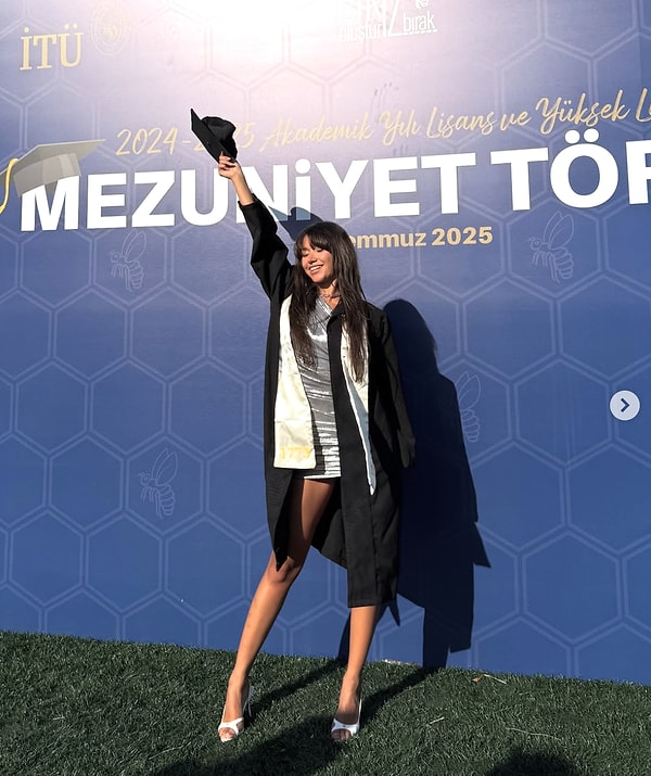 Manifest kızı Hilal Yelekçi ise bugünlerde elde ettiği başka bir başarıyla gündemde.