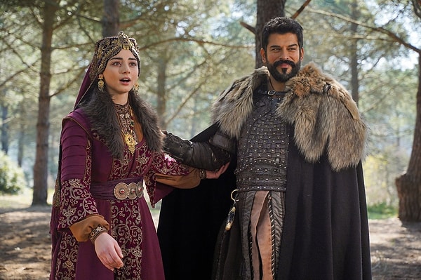 ATV ekranlarında yayınlanan Kuruluş Osman'da 7. sezon öncesi ayrılık krizi yaşandı.