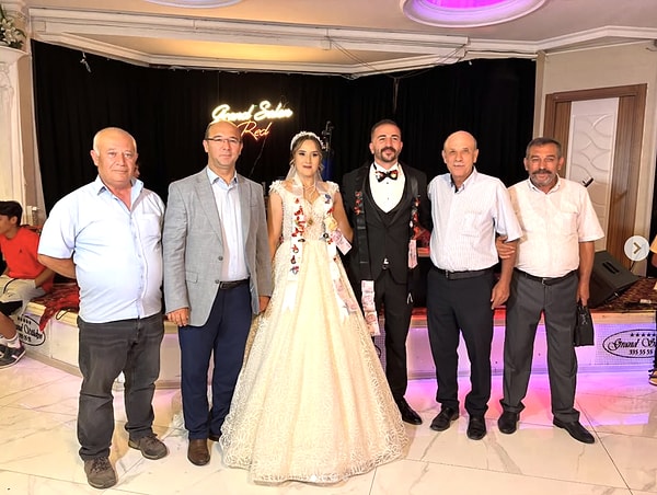 Bir hafta önce evlenmiş.