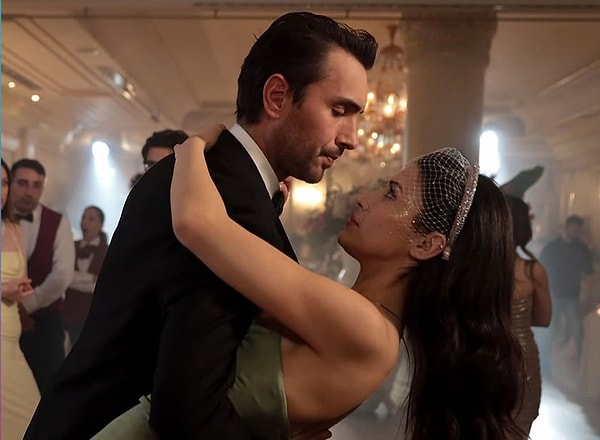 Yaz aylarının cıvıl cıvıl dizi ihtiyacını karşılayan Çift Kişilik Oda, final kararıyla izleyenlerini yıkmıştı.