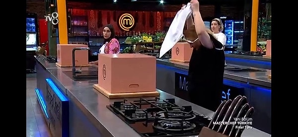 MasterChef Türkiye'de Rukiye Öztürk, yedek yarışmacıların seçileceği bölümde stüdyoyu terk etti.