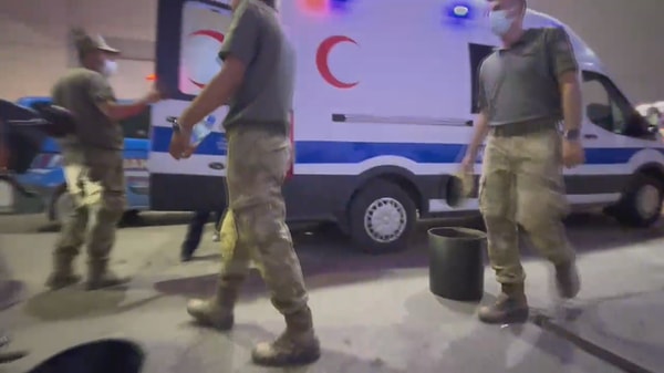 7 asker yüksek ateş şüphesiyle hastaneye kaldırıldı.