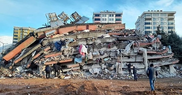 Google'ın Android Deprem Erken Uyarı Sistemi, çok sayıda cep telefonunun sarsılmasından bir deprem olduğunu tespit edebiliyor.