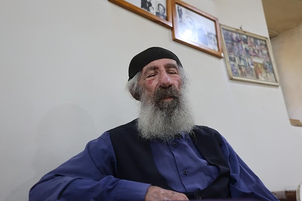 Elazığ merkeze bağlı Yukarı İçme köyünde bulunan kahvehane sıra dışı özelliği ile dikkat çekiyor.