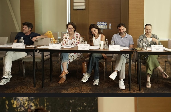 Kıskanmak Dizisi Oyuncu Kadrosu ve Karakterleri