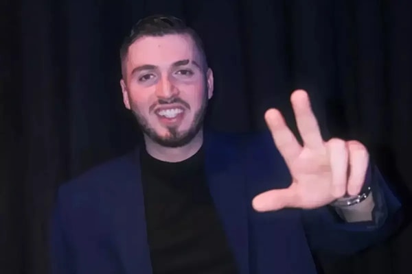 Organizatörün avukatı Burak Erdem ise, “Nitelikli yağma ve iki kişiyi hürriyetinden yoksun bırakma suçlarından suç duyurusunda bulunduk. Bu organize bir şekilde yapılmış” dedi.