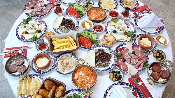 Açık büfe ve serpme kahvaltı kaldırılıyor mu?