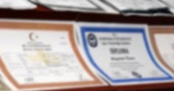 Türkiye’nin gündeminde şu sıralar sahte diploma ve imza skandalı var; her saat yeni bir gelişme düşüyor.