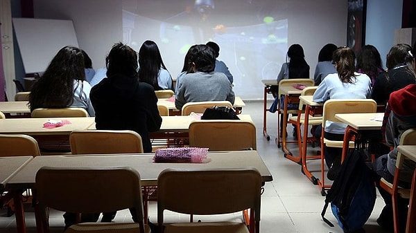Milli Eğitim Bakanı Yusuf Tekin, Gölbaşı Mogan Mesleki ve Teknik Anadolu Lisesi’nde bakan yardımcıları, birim amirleri ve 81 ilin milli eğitim müdürleriyle bir araya geldi.