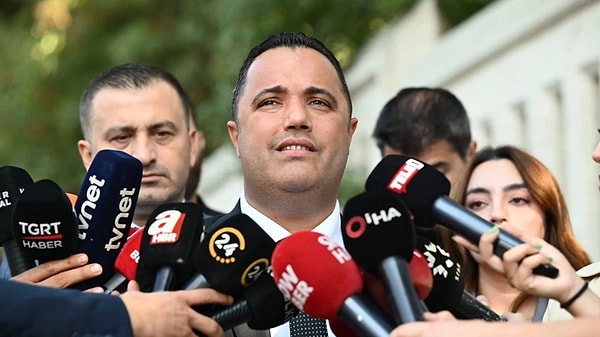Avukat Rezan Epözdemir "rüşvete aracılık etme" suçlamasıyla tutuklandı.
