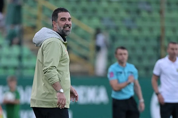 Arda Turan gördüğü kırmızı kartın ardından özür dileyerek bir açıklama yaptı.
