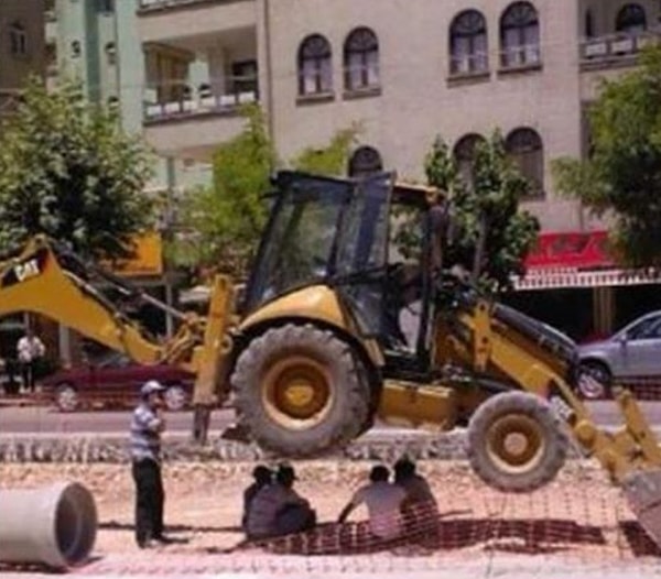 Gölgesi yeter...