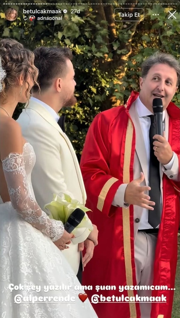 Daha önce nikahları gerçekleşen ikilinin düğündeki töreninde nikah memuru rolünü İlker Ayrık üstlendi!