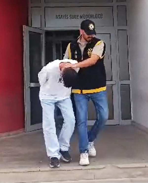 “Galatasaray” logolu çanta yakalattı.