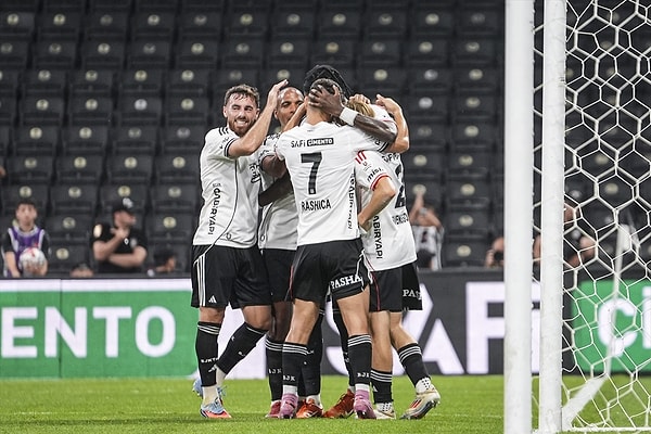 İlk golü bulan taraf Beşiktaş oldu.