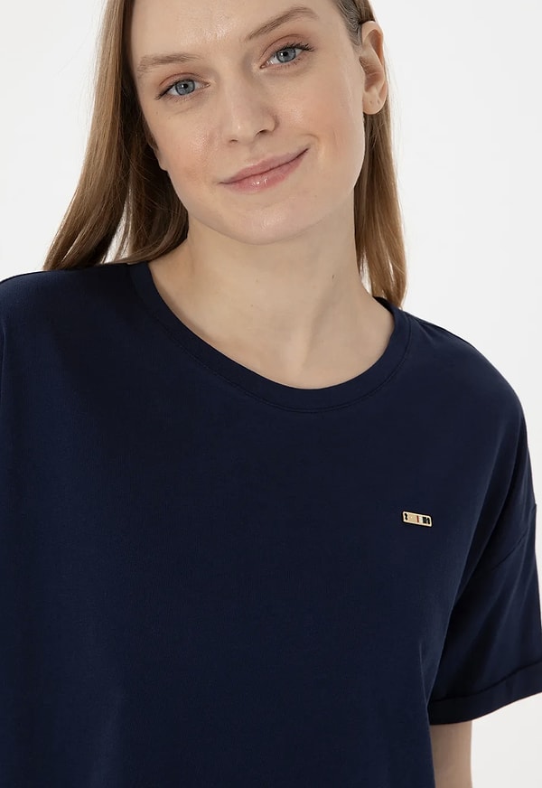 U.S. Polo Assn. tişörtlerde net %50 indirime ek 1 alana 1 bedava fırsatı da günün ilgi çeken indirimlerin biri.