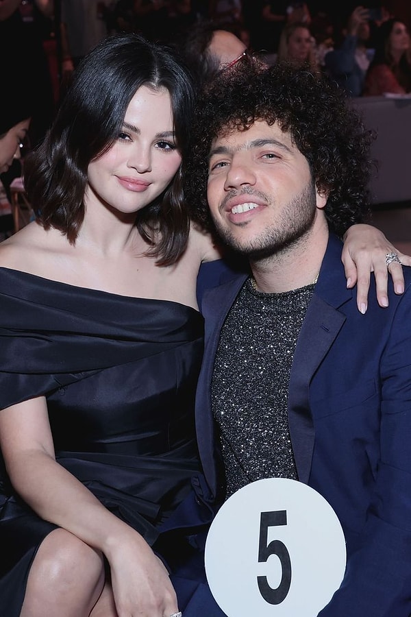 Selena Gomez, uzun süredir yapımcı Benny Blanco ile aşk yaşıyor.