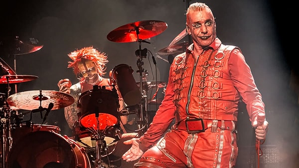 Rammstein sadece bir müzik grubu değil, aynı zamanda bir kült fenomen!