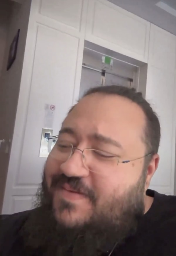 Jahrein isimli Twitch yayıncısı ise Evre Başak'ı hedef haline getirmişti.