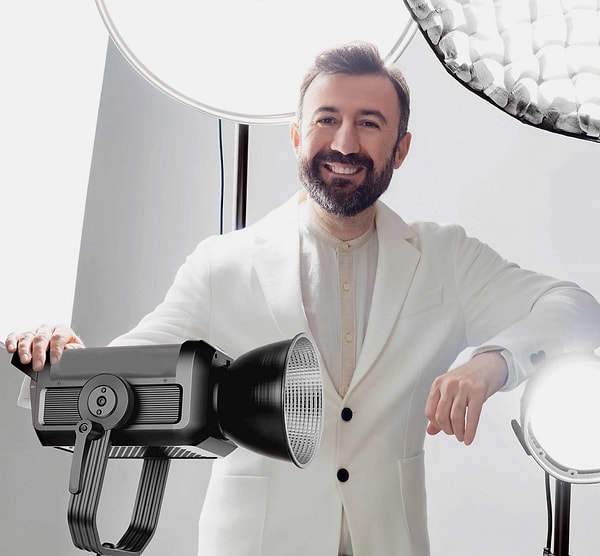 Türkiye’nin uluslararası alanda tanınan fotoğraf sanatçılarından ve Sony Europe Görüntüleme Elçisi Burak Bulut Yıldırım, bu kez Avrupa’yı fethedecek.