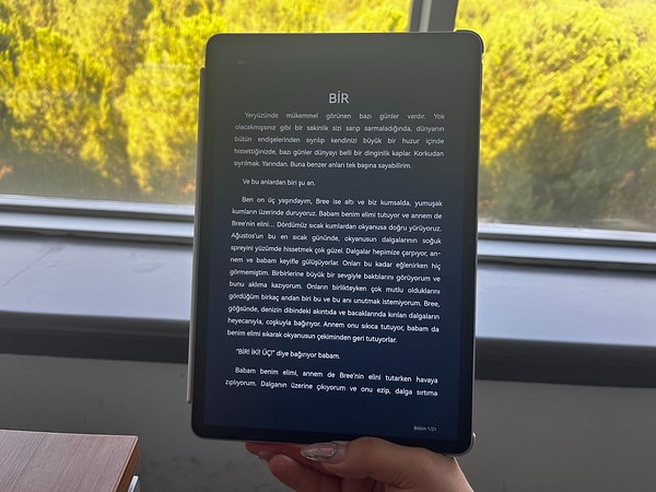 Gerçek e-kitap konforu için yüksek kalitede ekran en büyük öncelik.