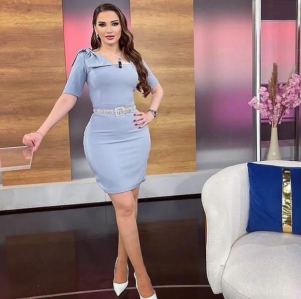 Beyaz TV'deki Yeni Baştan programını sunan Esra Ezmeci, ayrıca sosyal medya hesabından takipçileriyle etkileşim içinde olmaya devam ediyor.