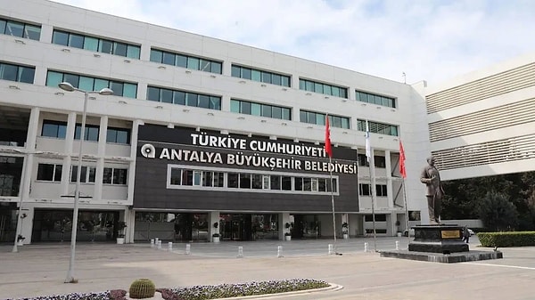 Antalya’da yeniden rüşvet operasyonu!