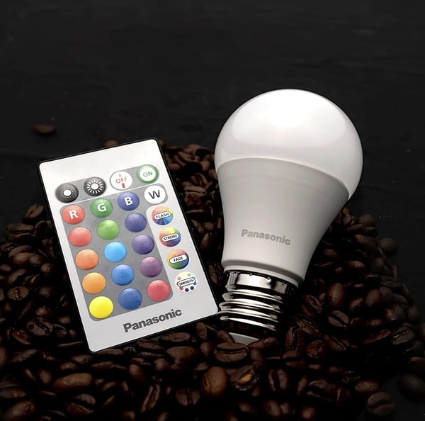 Bugün Amazon’da indirime giren Panasonic E27 LED Smart Uzaktan Kumandalı 9W Lamba, hem enerji tasarrufu hem de pratik kullanım sunuyor.