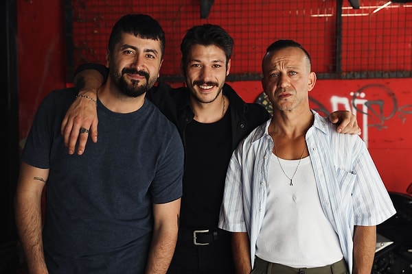 Birsen Altuntaş'ın haberine göre Organize İşler dizisine Yılmaz Erdoğan'ın İnci Taneleri dizisindeki rol arkadaşı Kubilay Aka dahil oldu.