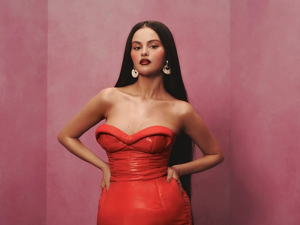 Selena Gomez, projelerinin yanında samimi açıklamalarıyla da bilinen bir isim. Hangi programa katılırsa katılsın düşündüğü fikirleri doğrudan söyledi.