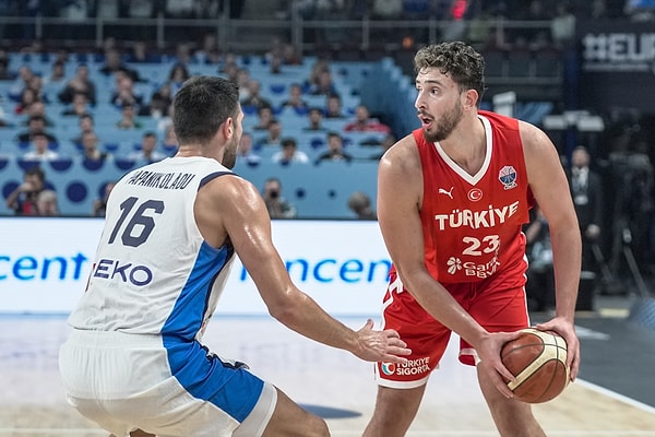 İki çeyrekte Yunanistan'a fark attık .