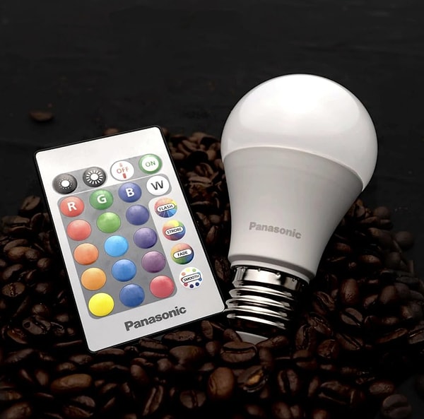 Bu hafta çok satanlar listesinde öne çıkan Panasonic E27 LED Smart Uzaktan Kumandalı Lamba 9W RGB, akıllı özellikleri ve enerji tasarruflu yapısıyla yaşam alanlarınıza hem renk hem de pratiklik katıyor.