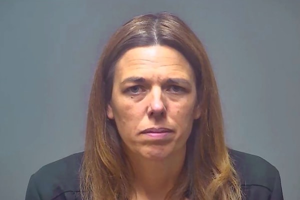 Kendra Licari, 13 yaşındaki kızı Lauryn Licari ve onun o dönemdeki erkek arkadaşı Owen McKenny’ye bir yıl boyunca anonim tehdit mesajları göndermesinin ardındaki gerçeği açıkladı.