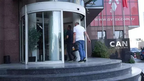 Can Holding şirketlerine kayyum atandı, şirketler TMSF’ye geçti.